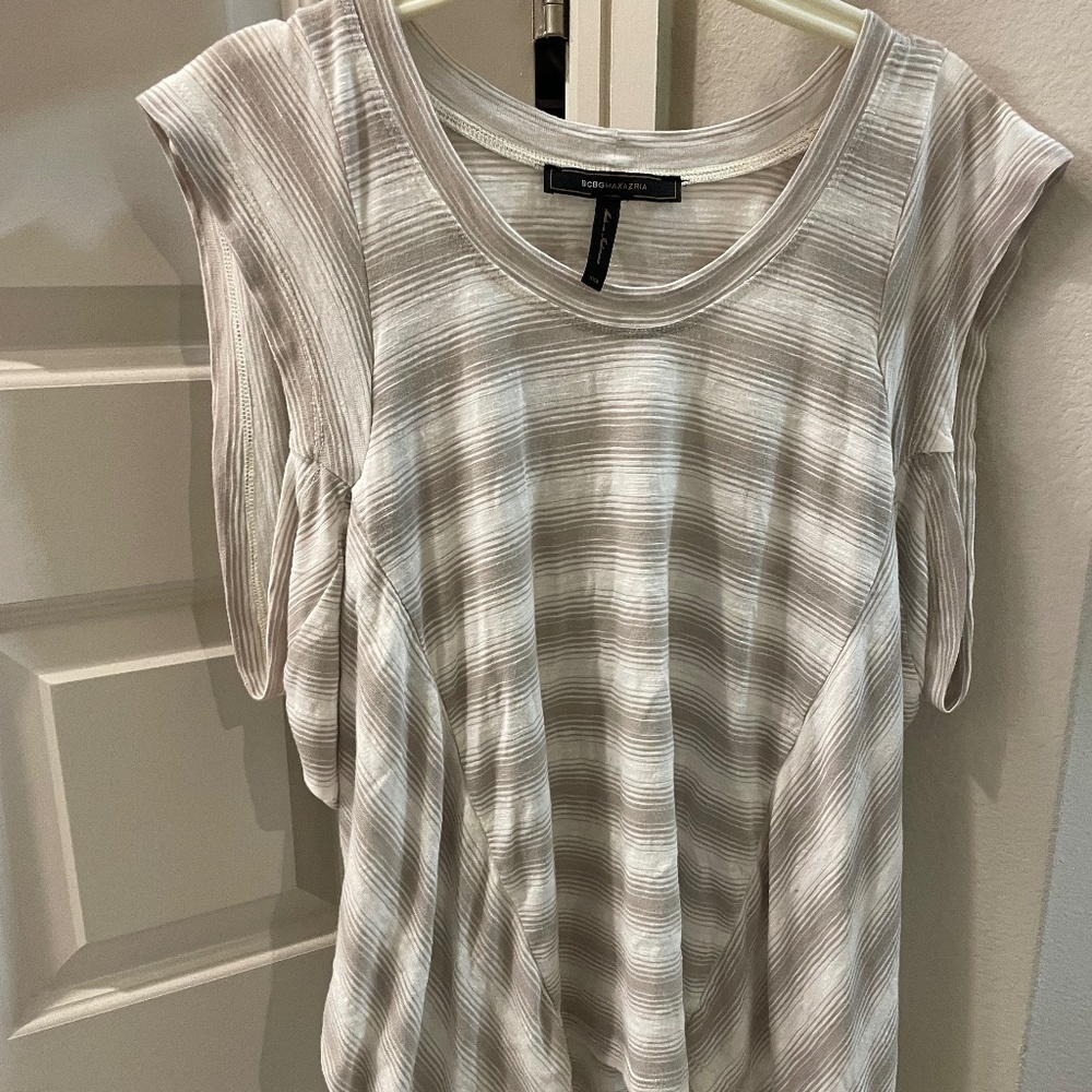 BCBGMAXAZRIA Striped Flowy Top - Size XXS